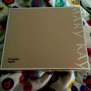 TimeWise Repair The Go Set Mary Kay